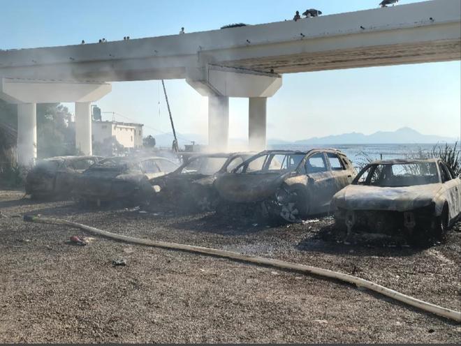 福建霞浦一辆阿维塔轿车着火后殃及七辆车官方客服回应(图2)