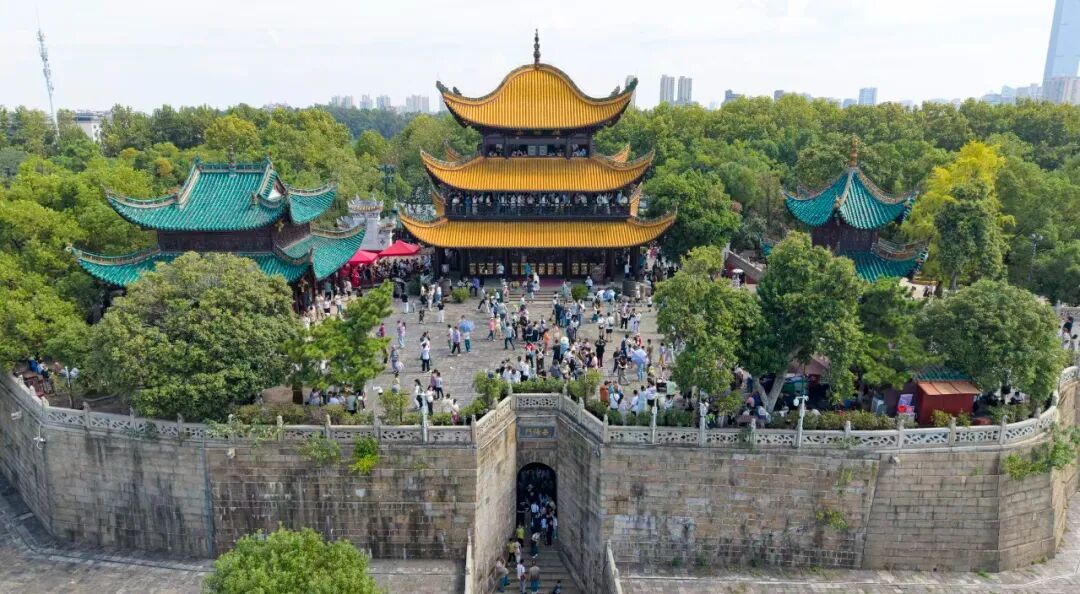 文化中国行｜岳阳市做好旅发大会“后半篇文章”双节假期接待游客同比增长两成多——巴陵风景好(图1)