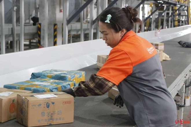 成都“双11”物流高峰来了有网点派件量增长50%进出港商品都有啥？(图3)