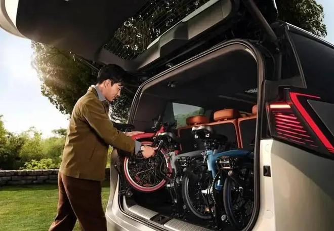 别克至境世家空间信息公布行业首创330mm超长电动滑轨(图3)