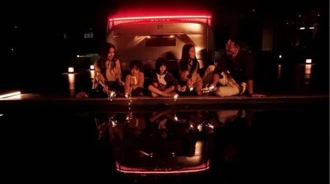 别克至境世家空间信息公布行业首创330mm超长电动滑轨(图5)