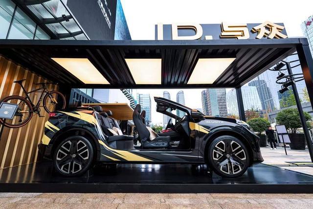 “与众淘金季”登陆成都！15英寸智能座舱+双十一万元权益潮趣秋游打卡双子塔(图2)