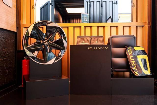 “与众淘金季”登陆成都！15英寸智能座舱+双十一万元权益潮趣秋游打卡双子塔(图5)