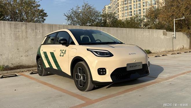 499万开走！体验埃安UTSuper99秒换电如何重塑国民电车(图2)