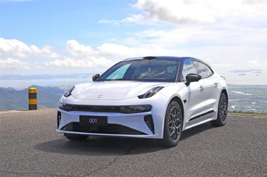 试驾焕新极氪001：不止猎装优雅还有进化(图1)