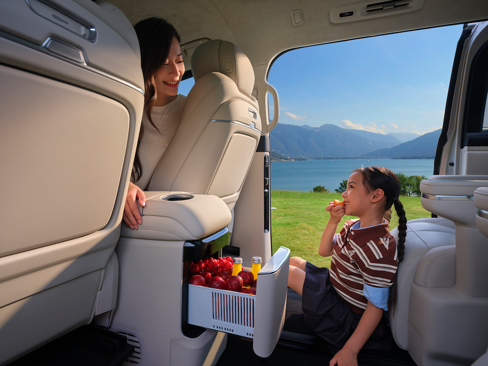 打通豪华MPV市场吉利银河V900预售价3198万元起(图4)