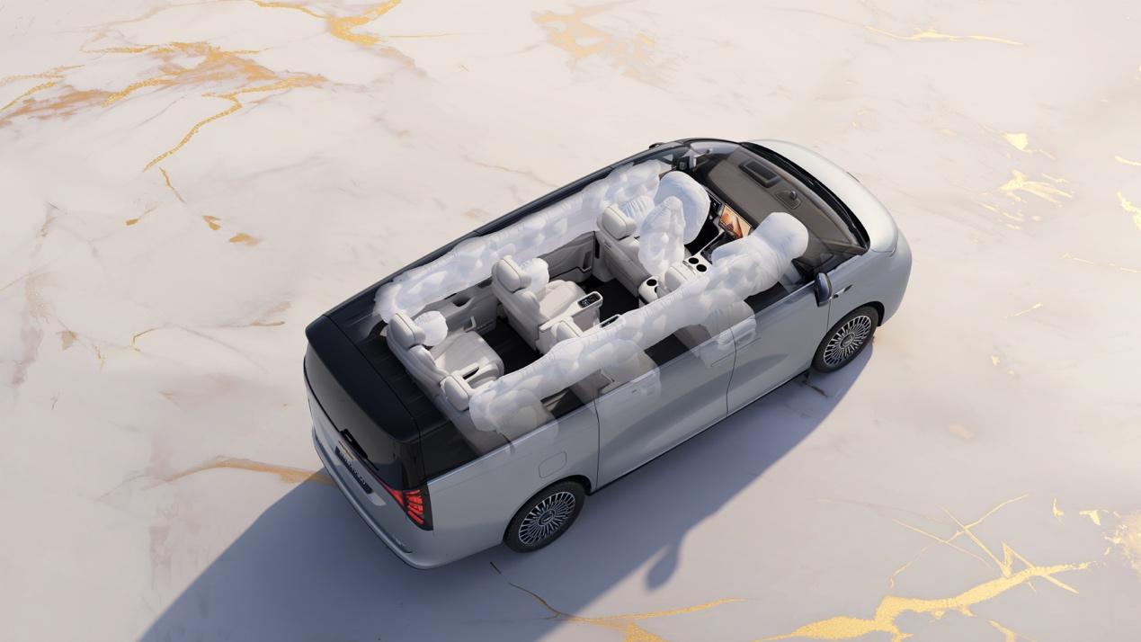 打通豪华MPV市场吉利银河V900预售价3198万元起(图7)